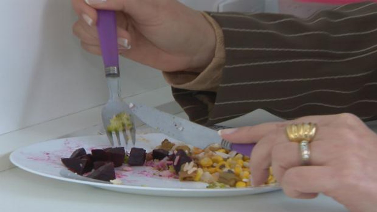 Dormir logo após o jantar pode aumentar o risco de doenças cardíacas