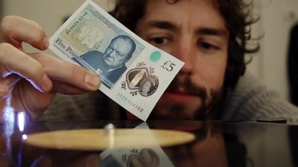 New Five Pound Note Plays Vinyl Records