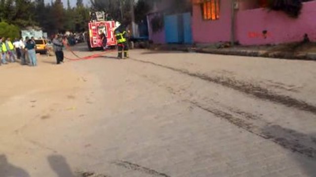 Aydın Tek Katlı Ahşap Müstakil Ev Yangında Kül Oldu