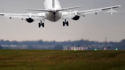 Un atterrissage raté à cause de forts vents de coté (crosswind)