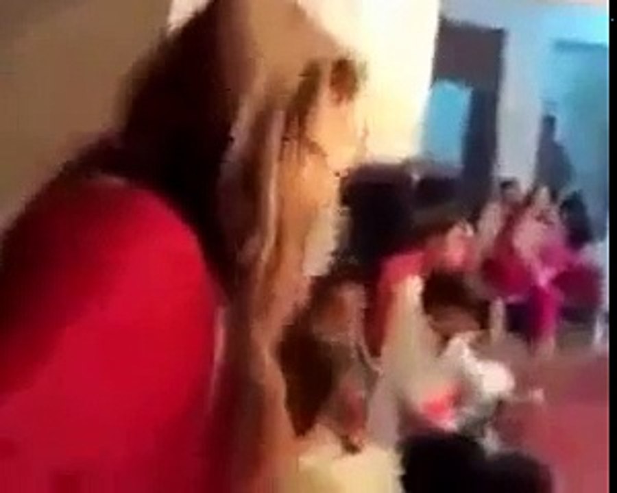 Pakistan Girl Nanga Mujra in Wedding