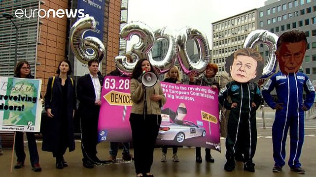 У Брюсселі передали петиції проти Баррозу та за прозорість інституцій ЄС