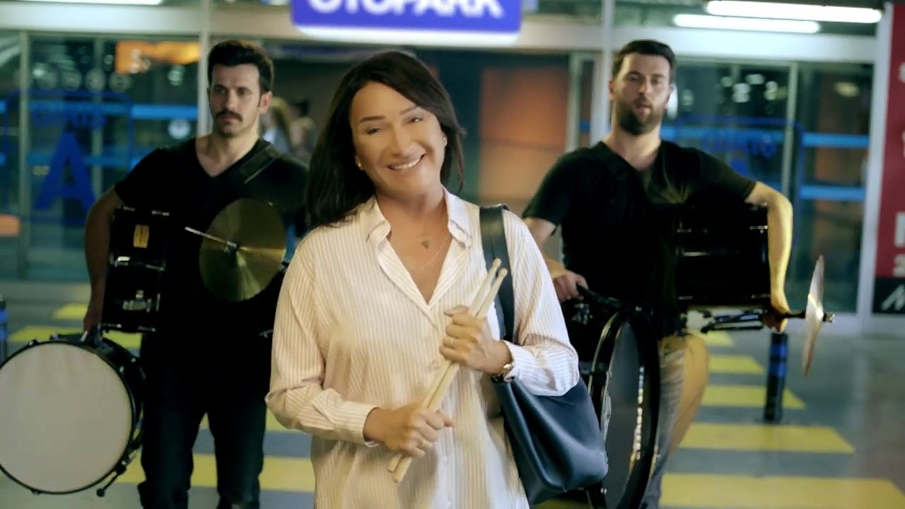 Türk Telekom Kapsama ve Çekim Gücü Reklamı – Demet Akbağ