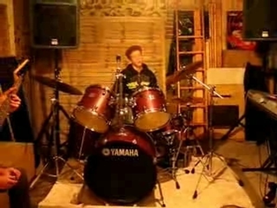 BRANCHEZ LES GUITARES