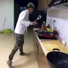Ahmak aşçı . Fool cook. Fool cuisinier.