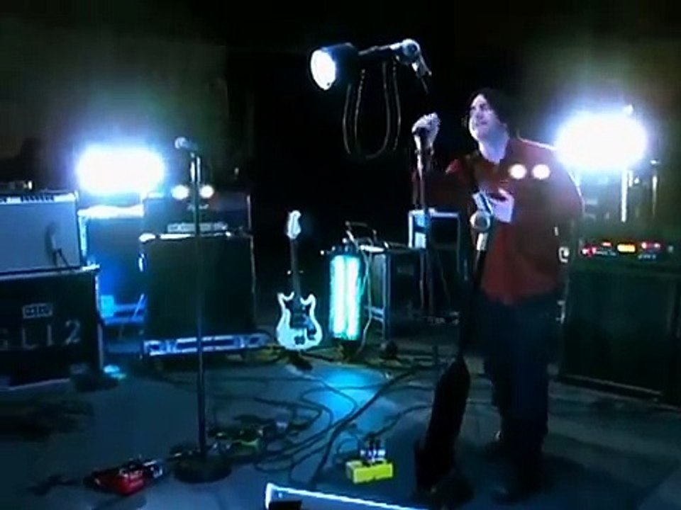 NINE INCH NAILS - Everyday is exactly the same