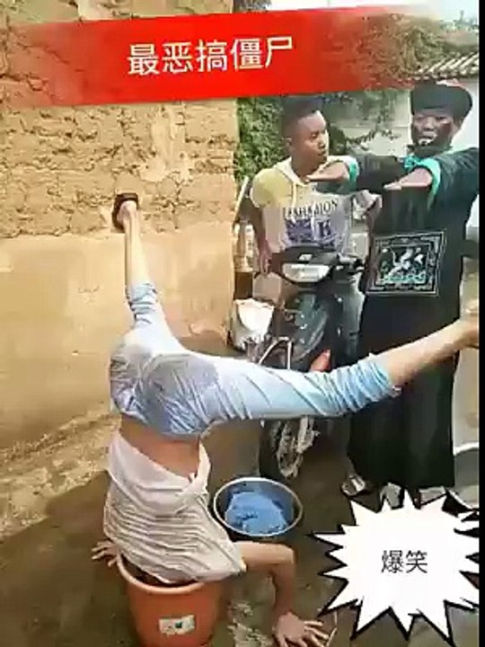 :) Adam ne kadar kızsa haklı. Man how's a girl right. Man comment est un droit de fille.