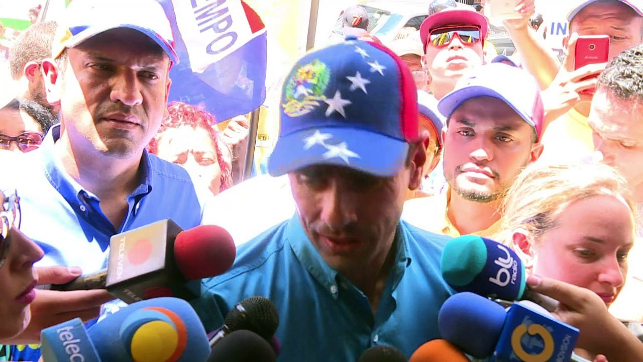 Oposición venezolana ensayó un “firmazo”, castigo contra Maduro