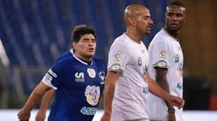 Maradona insulte Veron en plein match... pour la paix