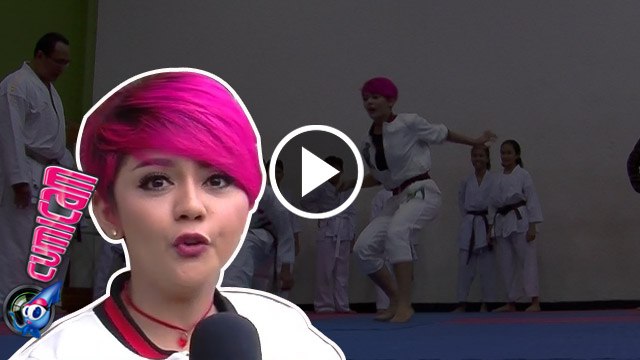 Awas! Jenita Janet Jago Karate - Cumicam 13 Oktober 2016