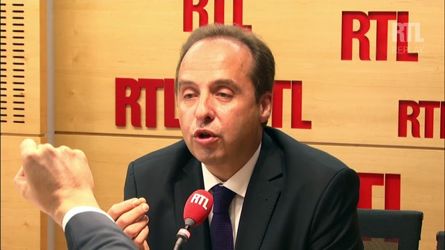 Jean-Christophe Largarde tance Emmanuel Macron et ses postures politiques