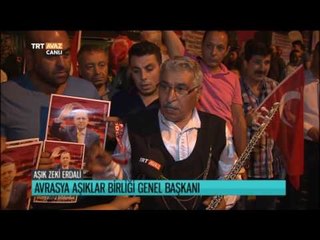 Aşık Zeki Erdali, Demokrasi Nöbetinde Öfkesini Sazıyla Dile Getiriyor - Panorama - TRT Avaz