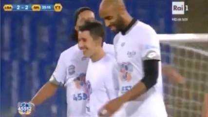 Ronaldinho #INCREDIBLE back pass during Ronaldinho - Maradona charity game 12.10.2016