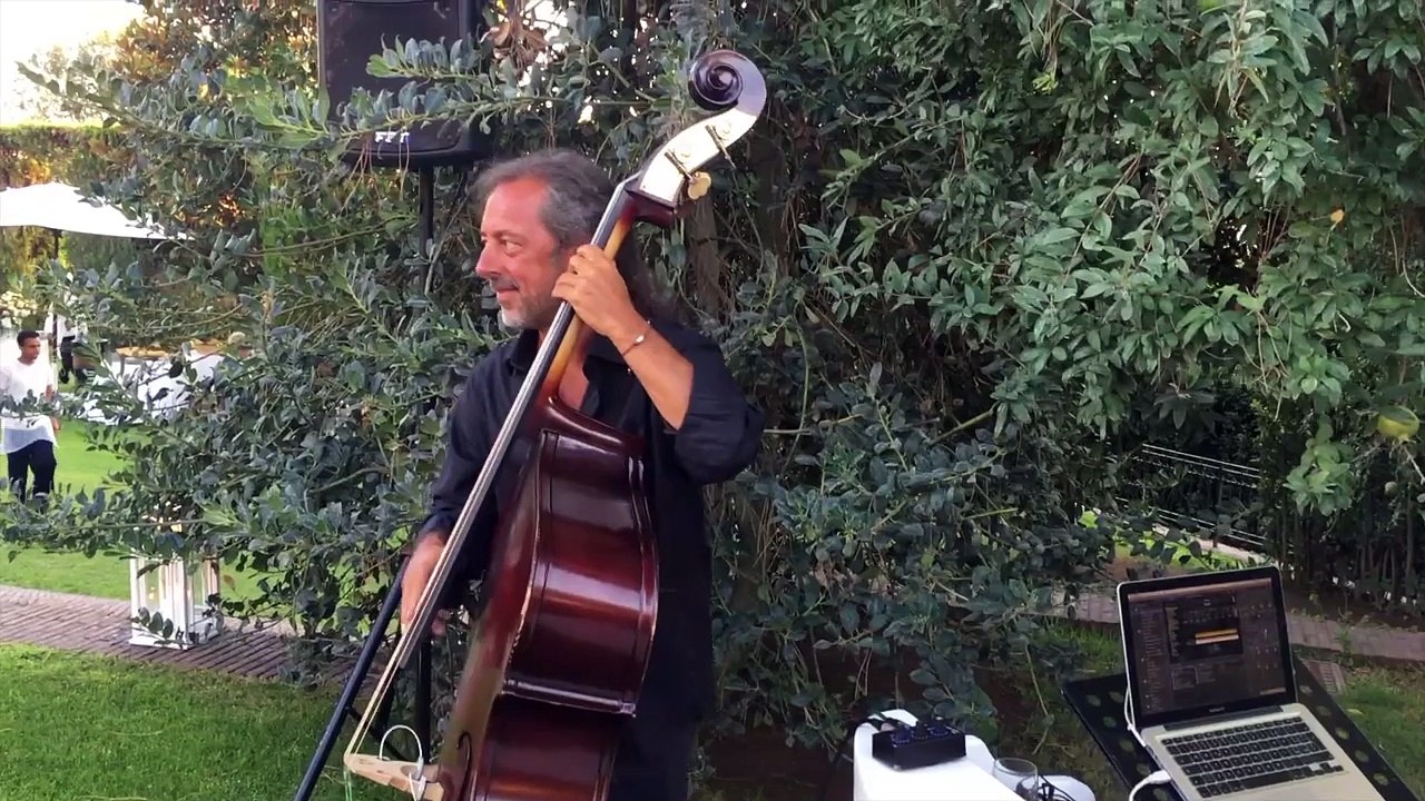 Trio (Voce, Piano e Contrabbasso)