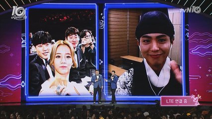 [tvN10어워즈] 박보검, "혜리야 오늘도 예쁘다" (feat. 신개념수상소감)