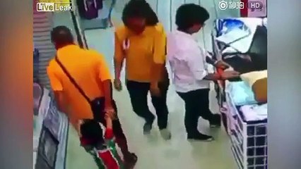 اللہ کسی پر ایسا وقت نہ لائے مال میں باپ بیٹے پر گرا وہی بیٹے کی موت ہوگئی دیکھئے