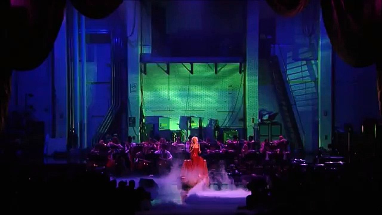 Christina Aguilera - Hurt (Live) MTV Video Music Awards 2006-XjXfmglYJ58-HQ