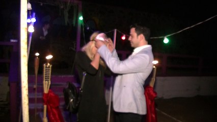 Kumsalda Sürpriz Evlilik teklifi