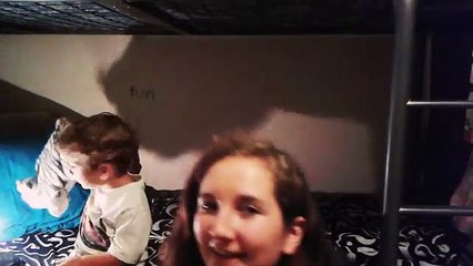 brother does my mackup (hes 2)