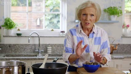 Seafood Linguine recipe - Mary Berry's Absolute Favourites: Episode 1 Preview - BBC Two
