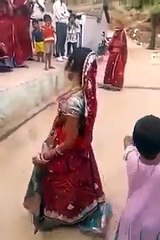 Rajasthani dance !! Funny dance !! Desi dance tadka....