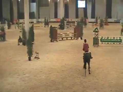 Mais quelle jument !!! Que de bonnes sensations. Elle me donne le sourire. Fière de la petite Maman j'adore ton petit stress sur le n°3