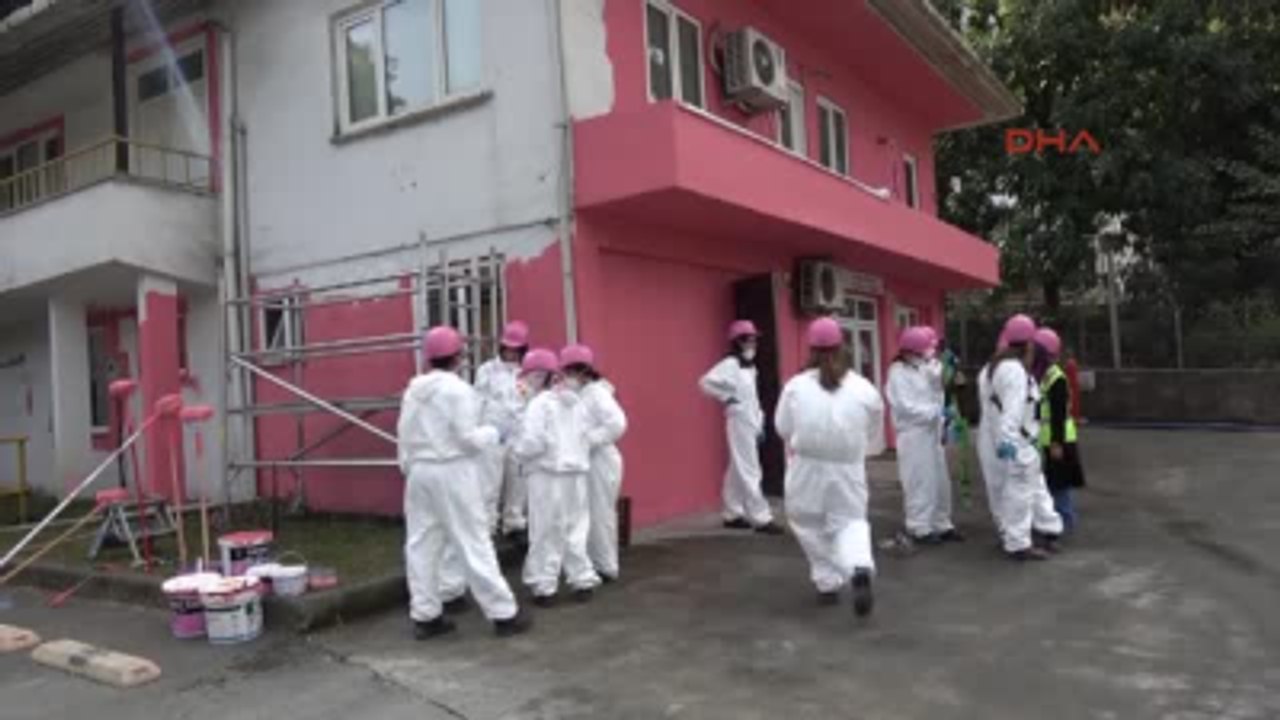 Rize Çayeli Bakır Işletmeleri'nde Ilginç Meme Kanseri Etkinliği: Binayı Pembeye Boyadılar