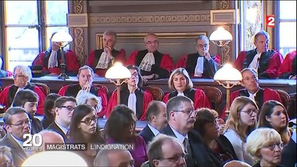 Traités de "lâches" par Hollande, l'indignation des magistrats grandit