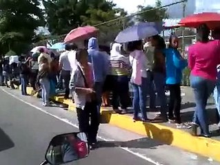 cola para el arca de noe (bicentenario de Caracas) Venezuela