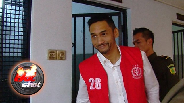 Restu Sinaga Jalani Sidang Perdana Kasus Narkoba - Hot Shot 14 Oktober 2016