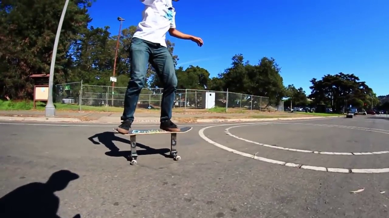 CRAZY SKATEBOARD STILTS!  YOU MAKE IT WE Faire du Skateboard sur des échasses de 20cm !!IT EP 47