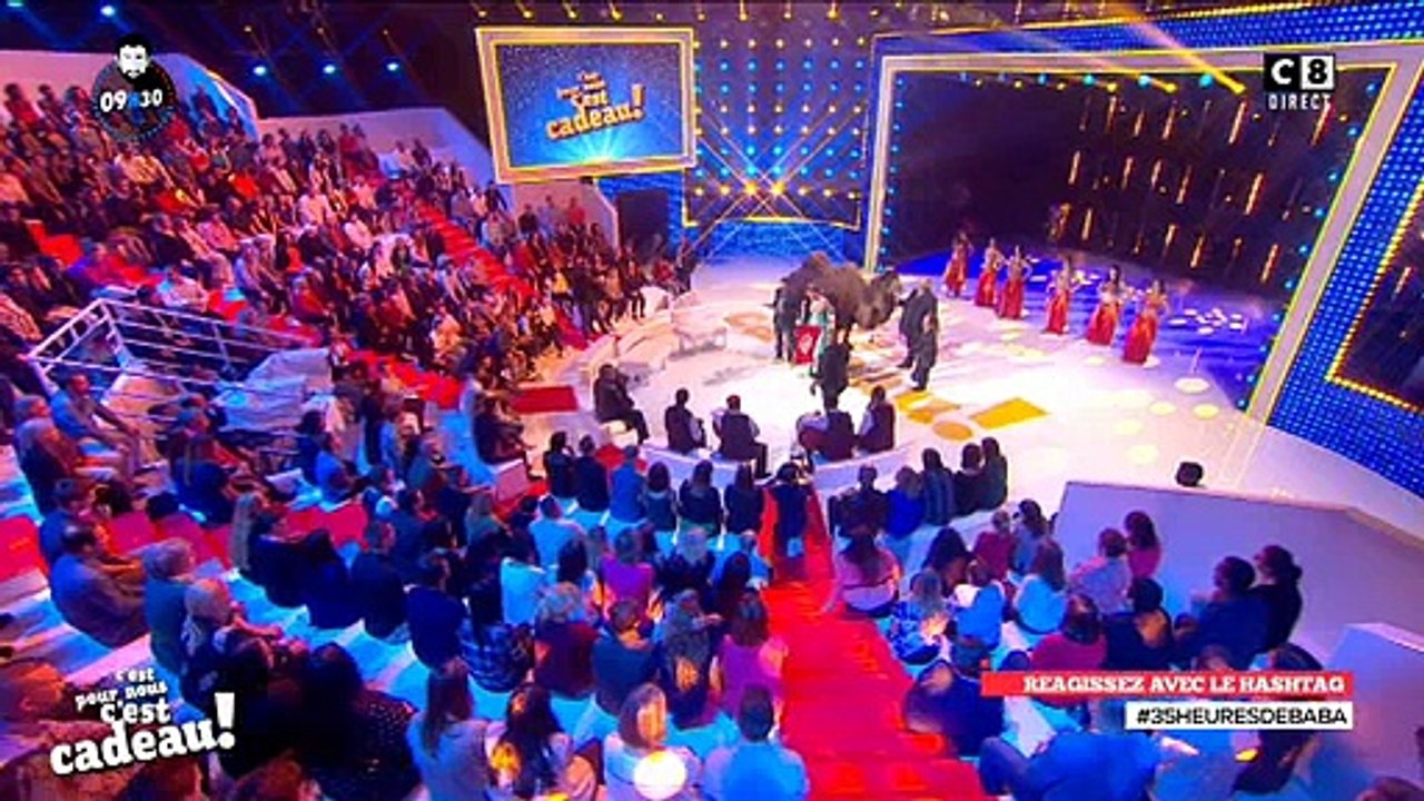 L'incroyable cadeau de Cyril Hanouna aux 400 personnes dans le public de "C'est pour nous c'est cadeau"