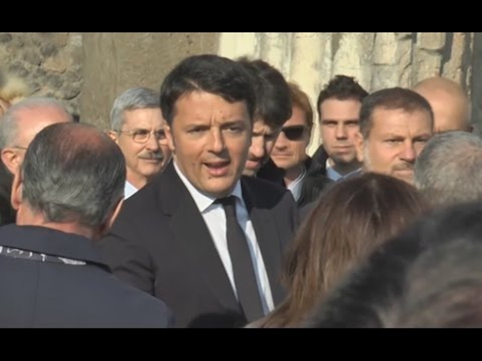 Napoli - Disgelo con Renzi? De Magistris: "Vediamo se non è un pacco" (10.10.16)