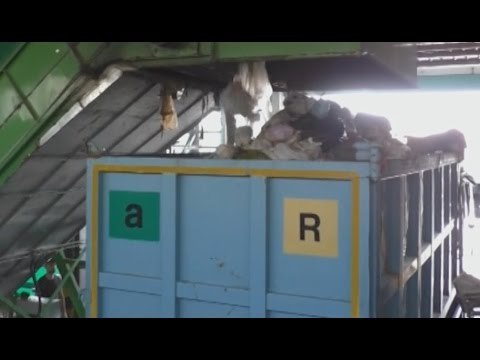 Maddaloni (CE) - Truffa su pesa rifiuti, tre arresti: c'è anche consigliere comunale (13.10.16)