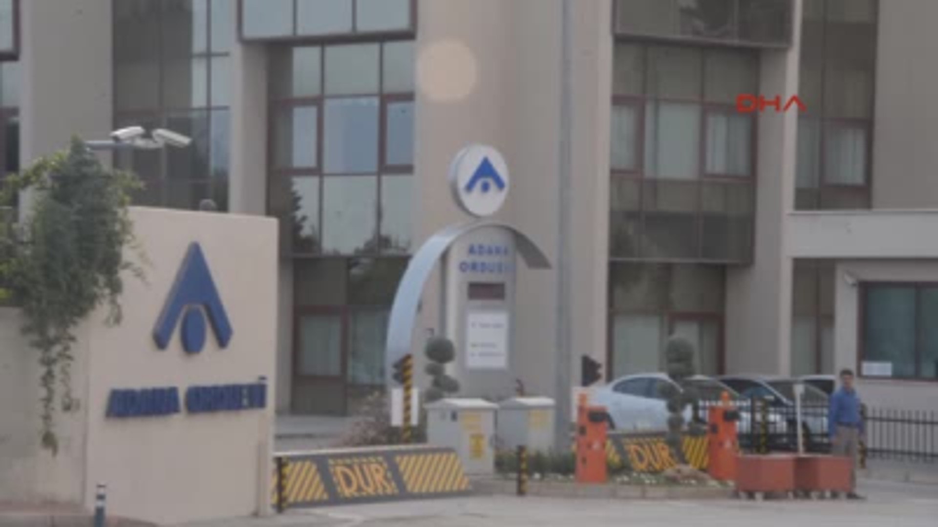 adana orduevi onunde kara carsafli uzun namlulu silahli terorist alarmi dailymotion video