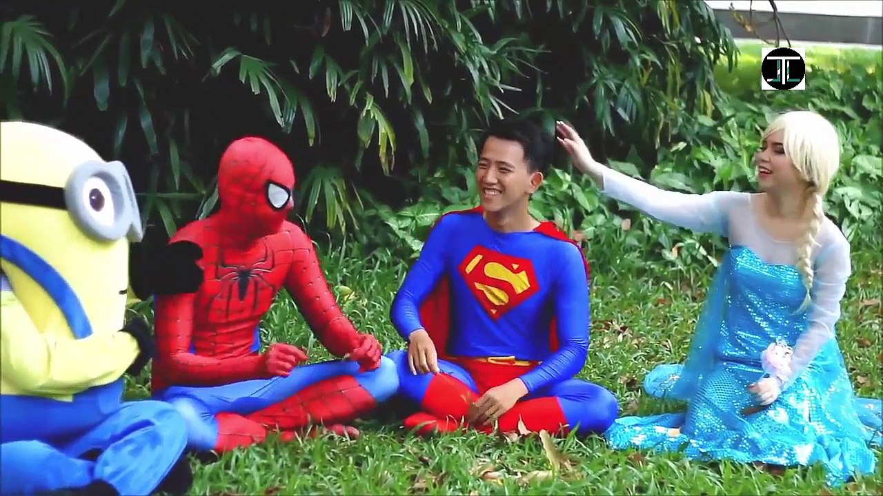 VAMPIRE Frozen Elsa & Anna PRANK! w/ Spiderman Joker Jail Hulk Rapunzel Mini Toys! Superhero Fun IRL