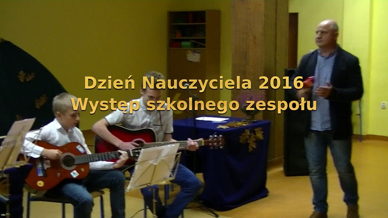 Występ szkolnego zespołu - Dzień Nauczyciela 2016