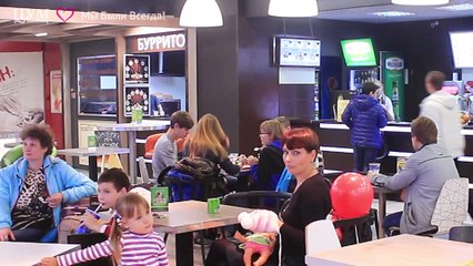 Веселый праздник для всех школьников прошел в ЦУМе в День учителя