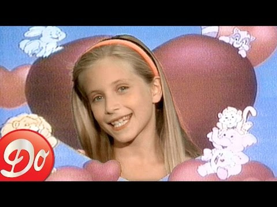 Les Bisounours : le générique "Bisous, bisous" (Clip officiel)