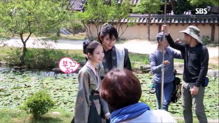 2016.10.14イ・ジュンギ【月の恋人-メイキング17】私の心は湖です。ソ・ヘカップル櫓を漕いで　おおっ❤：日本語翻訳