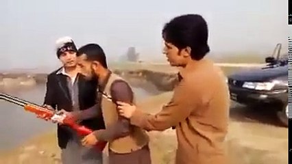 Pashto funny video clip - funny pathan firing