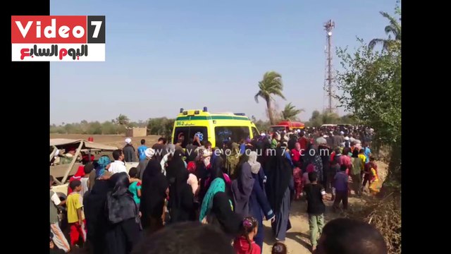 الآلاف بسوهاج يشيعون جثمانى شهيدى هجوم سيناء بعد جنازة عسكرية بحضور المحافظ