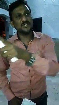 A Pakistani badly criticizing Khwaja Saad Rafiq on a railway station