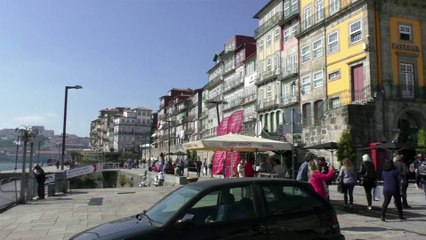 Vue de PORTO sur le bord de l'eau