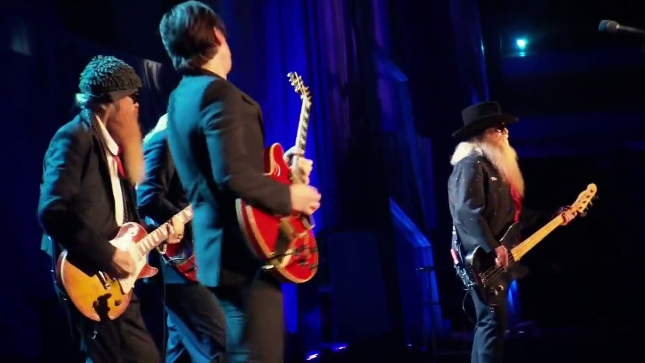 Joe Bonamassa, Dusty Hill, Derek Trucks and Billy Gibbons - Going Down (HD)