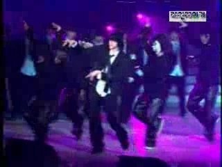 BI-minwoo and junjin dancing too M.J songs