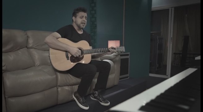 Un grupo de músicos invita a latinos a votar en elecciones