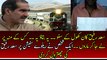 A Guy Badly Bashing And Insulting Khawaja Saad Rafiq On Railway Station