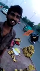 aik fruit wale ki awaz ne sab ko peche chor dea.(must wach)