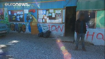 Calais'deki ebeveynsiz yüzlerce mülteci çocuğun geleceği belirsiz